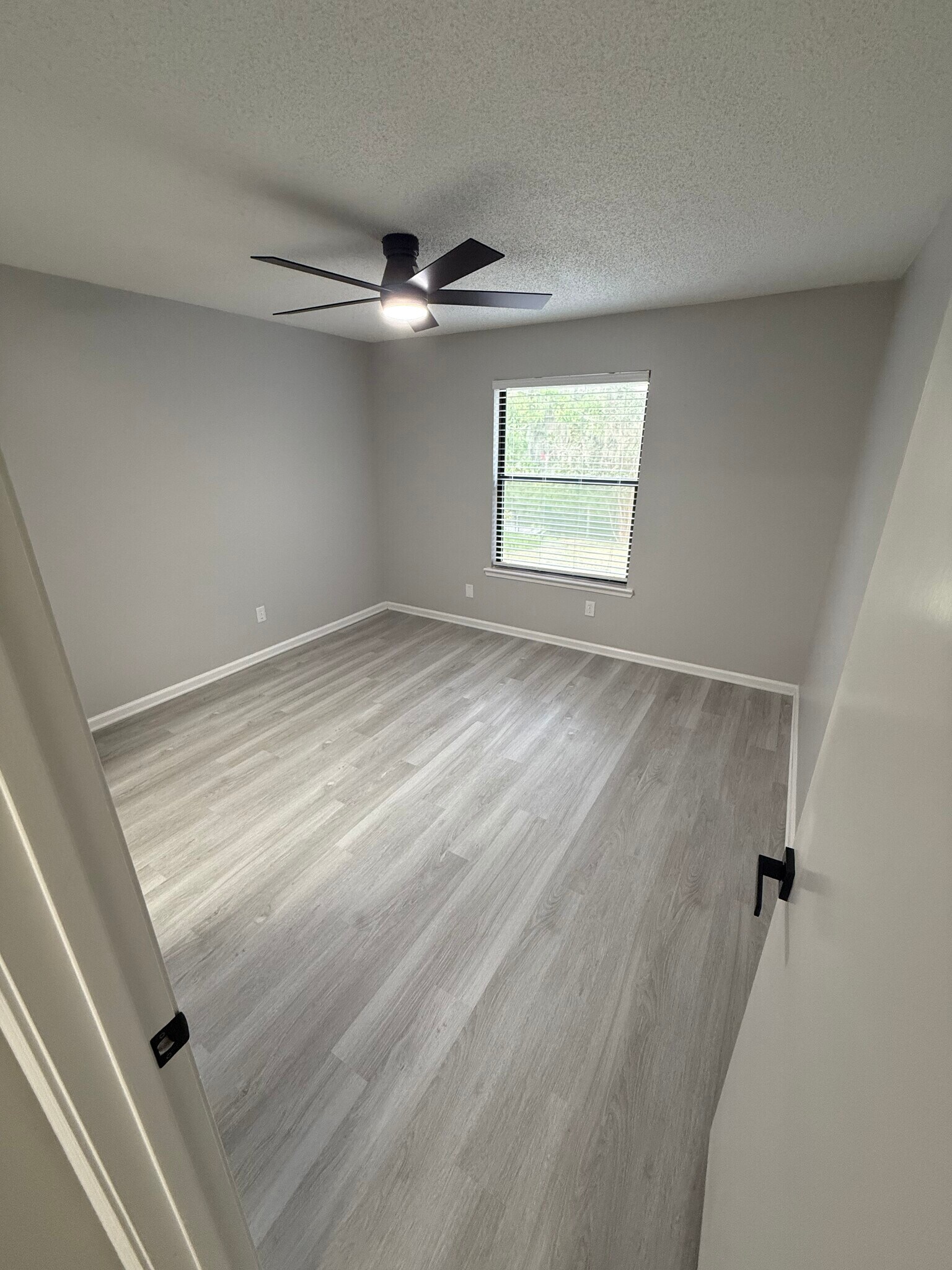 Building Photo - 4084 Stillwood Dr