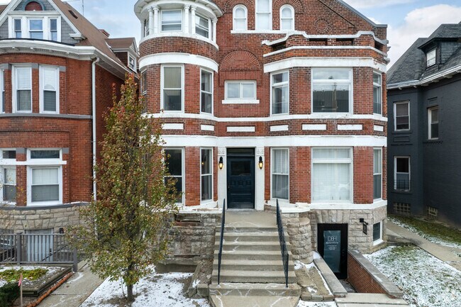 Entrance - 445 W Forest Ave