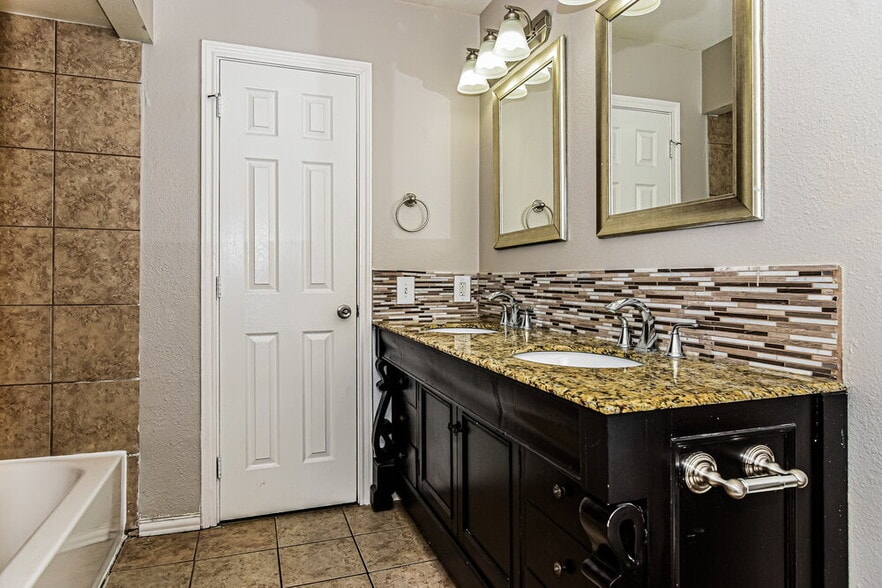 Building Photo - 4509 Horizon Dr