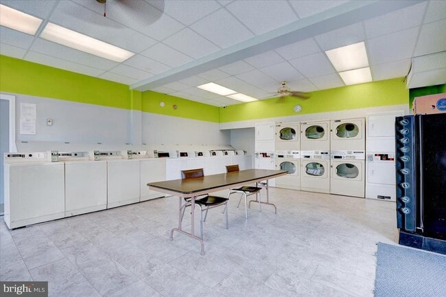 Building Photo - 1885 Johnson Rd