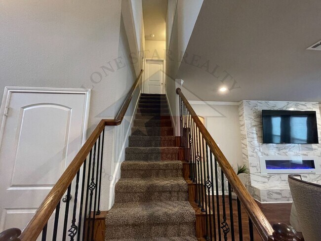 Building Photo - 1627 Neff Dr