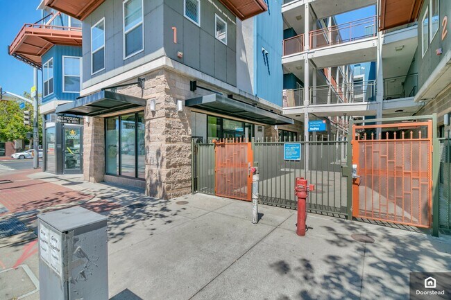 Building Photo - 1121 40th St