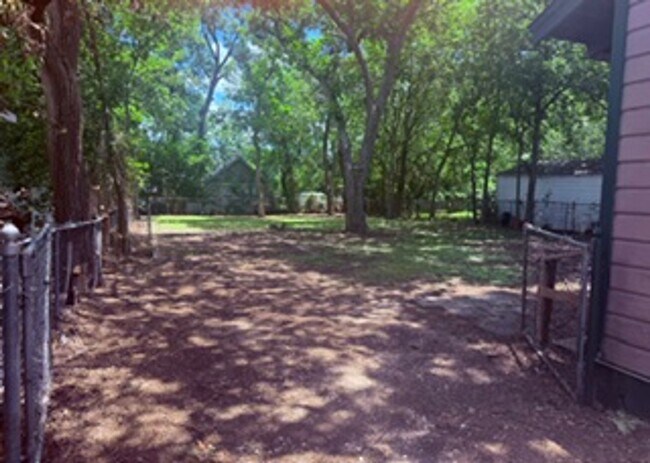 Building Photo - North Waco