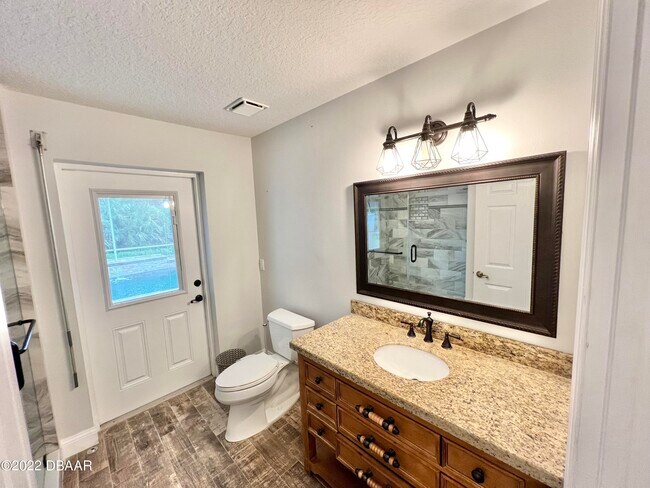 Building Photo - 75 Creek Bluff Way