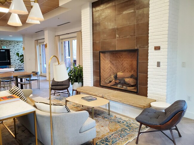 Common Work Area - 3401 Arapahoe Ave