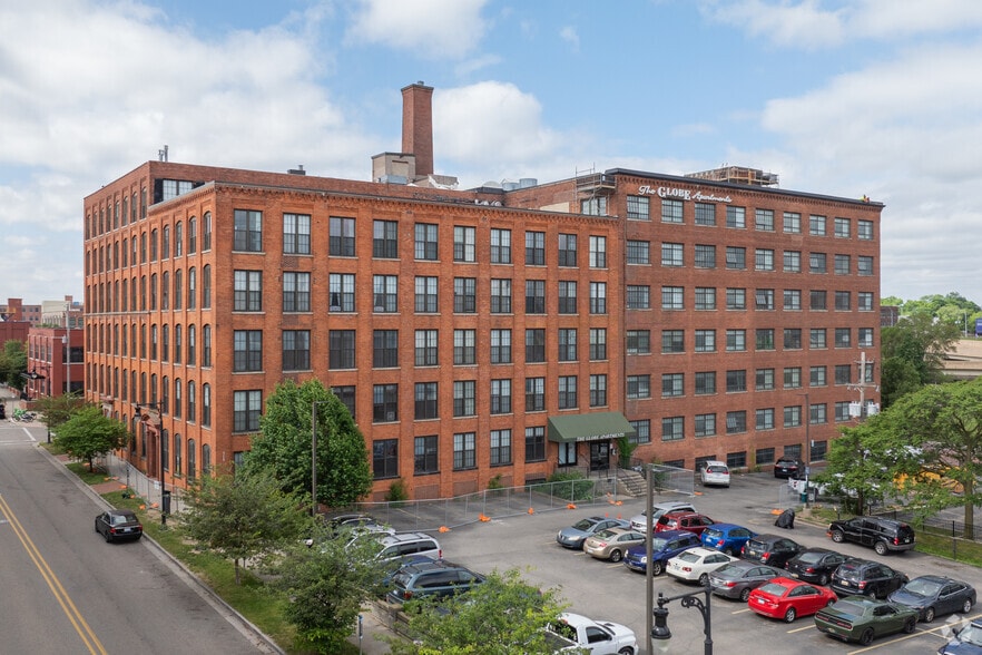 Building Photo - The Globe Apartments