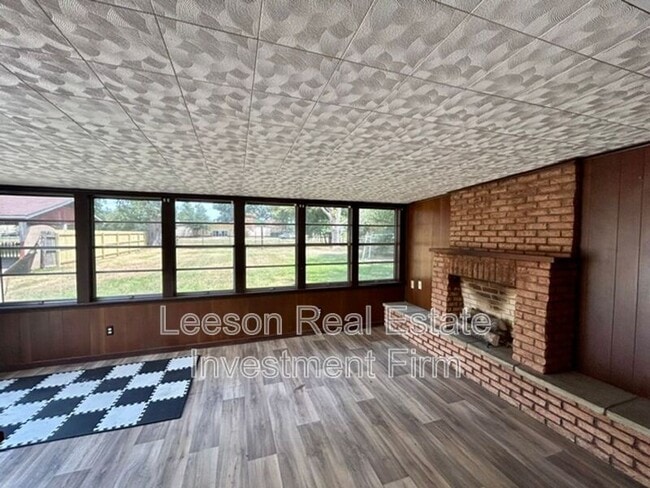 Building Photo - 3235 Caroline Dr