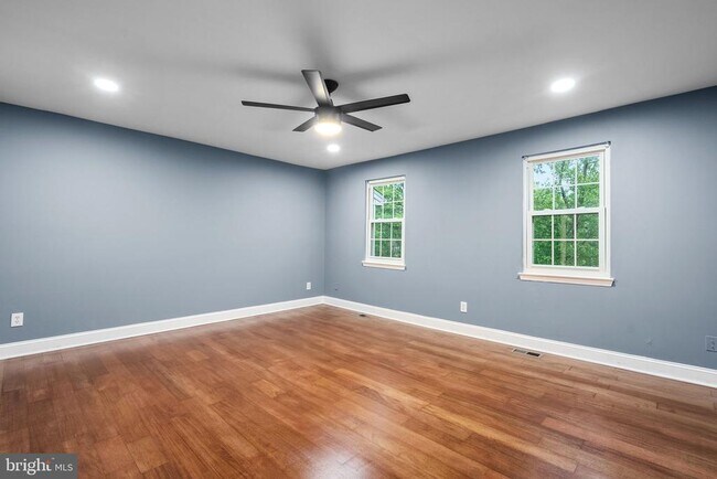 Building Photo - 3004 Piano Ln