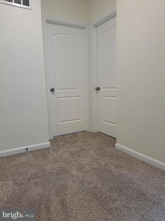 Building Photo - 3712 Clarendon Ave