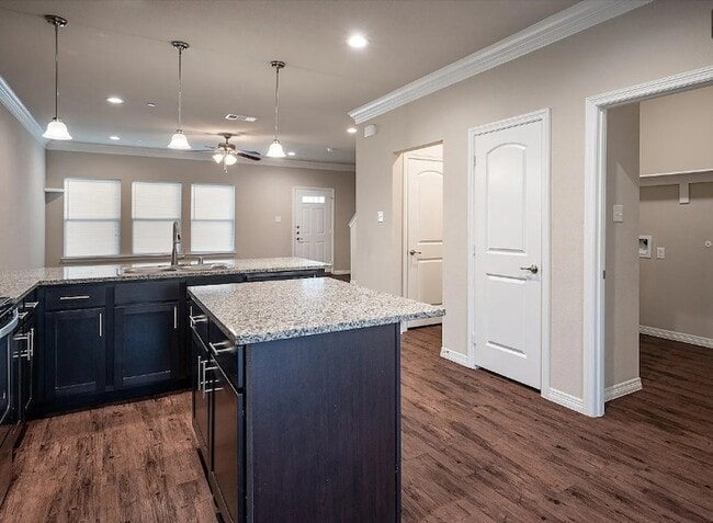 Building Photo - 2709 Vine Ct