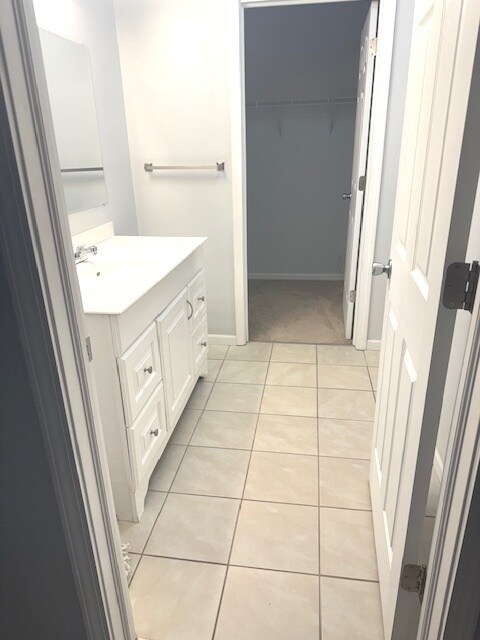 Building Photo - 5201 Carriage Way Dr