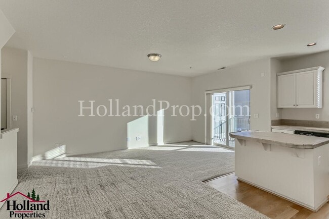 Building Photo - 838 NE Wheelock Pl