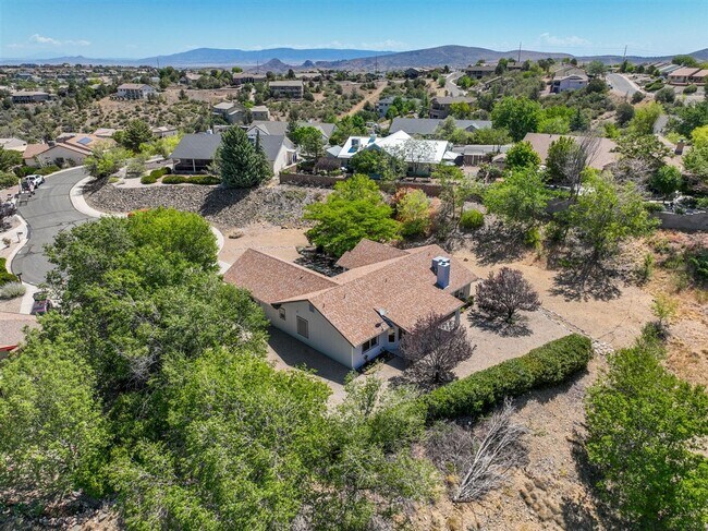 Building Photo - 3 Bedroom, 2 Bath, 2 Car Garage For Rent in Prescott!