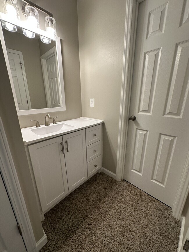 Building Photo - 6135 Sunbridge Ct