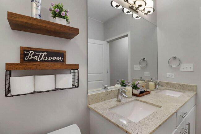 Building Photo - 255 N Addison Ave