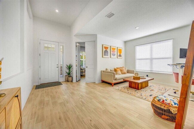 Building Photo - 33995 Astoria Cir