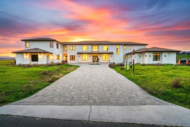 Building Photo - 7778 Laguna Heights Ct