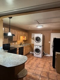 Building Photo - Duplex