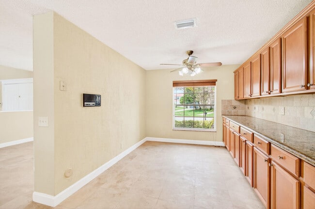Building Photo - 10574 Wheelhouse Cir