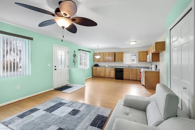 Building Photo - 22143 Pleasant Ave