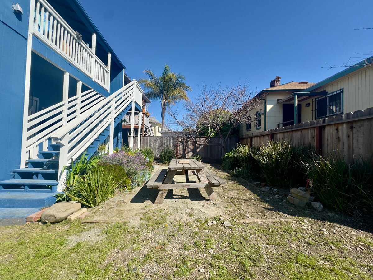 Building Photo - 3218 West St