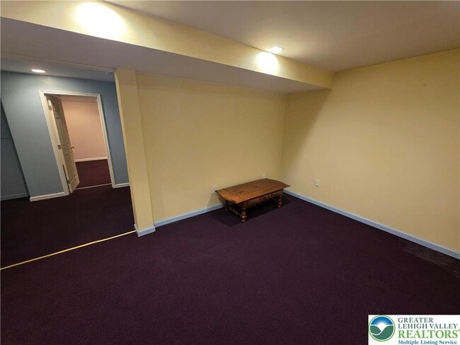 Building Photo - 965 Ramblewood Ln