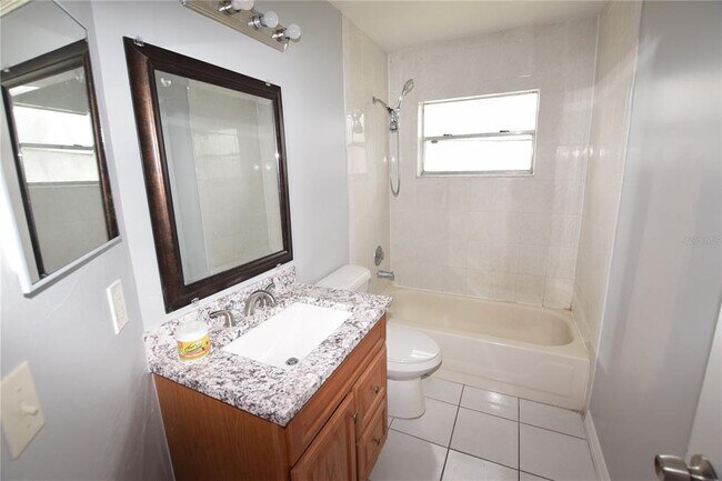 Building Photo - 1023 Cranberry Dr