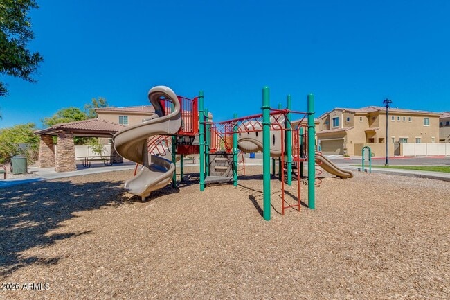 Building Photo - 1367 S Country Club Dr