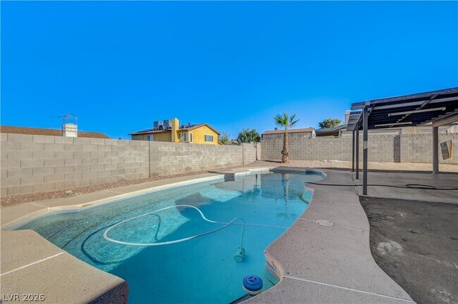Building Photo - 707 Honeybee Ct