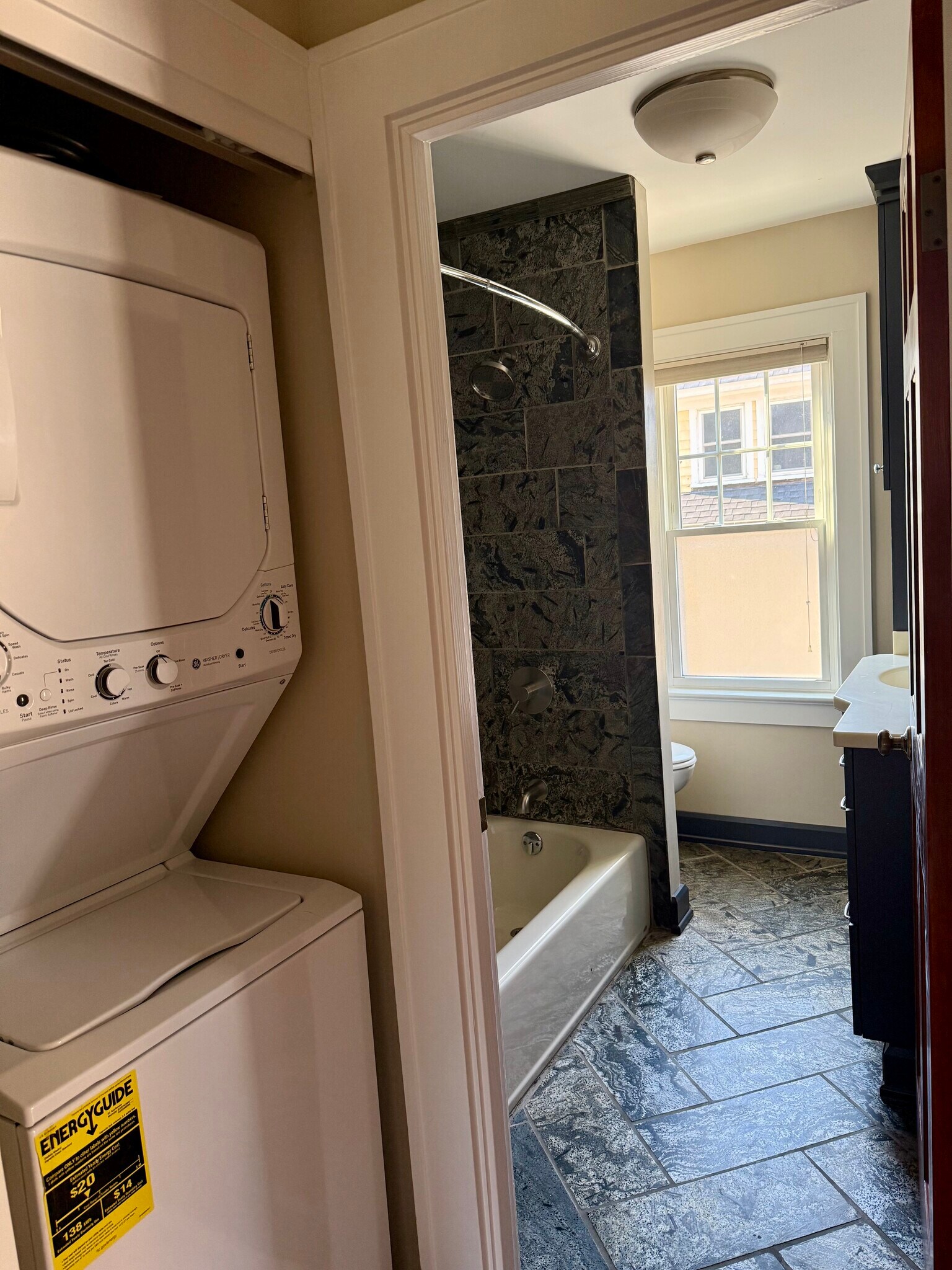 Building Photo - 91 Lacy St