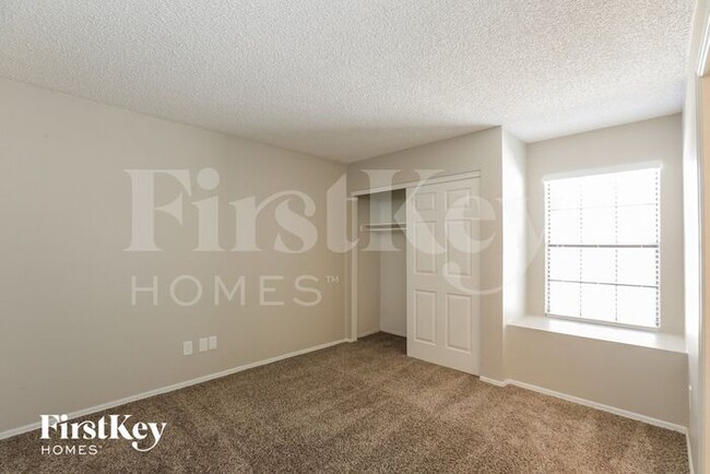 Building Photo - 5351 W Onyx Ave