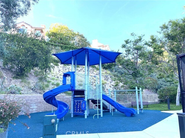 Building Photo - 1000 Calle Allegre