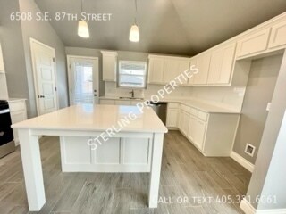 Building Photo - 6508 SE 87th St