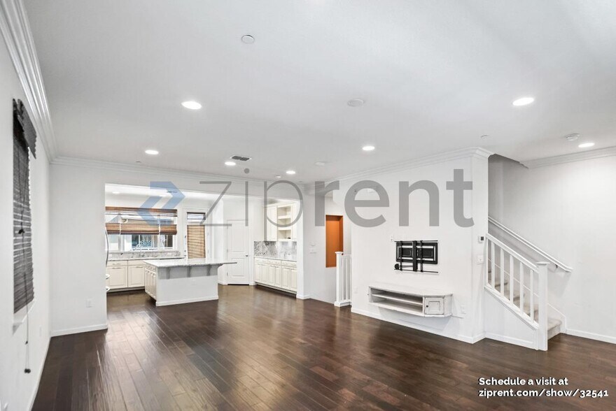 Building Photo - 715 Mystic Topaz Loop