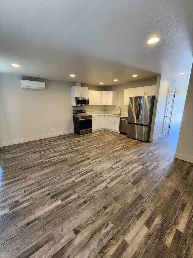 Building Photo - 2 Bedroom 2.5 Bath in Winlock