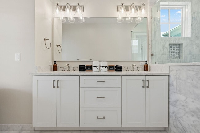 Building Photo - 419 Lakefront Dr