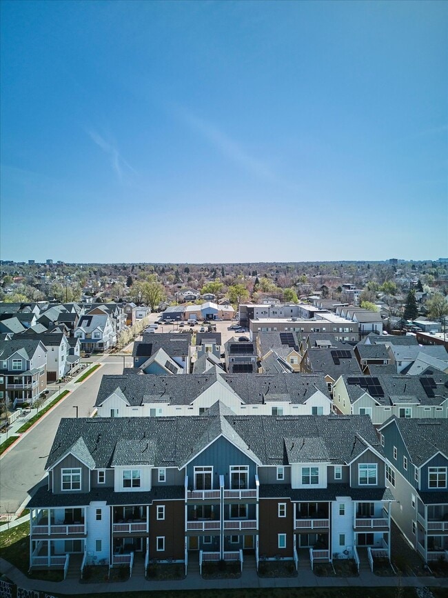 Building Photo - 2862 S Galapago Ct