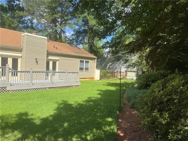 Building Photo - 3707 Loveland Terrace