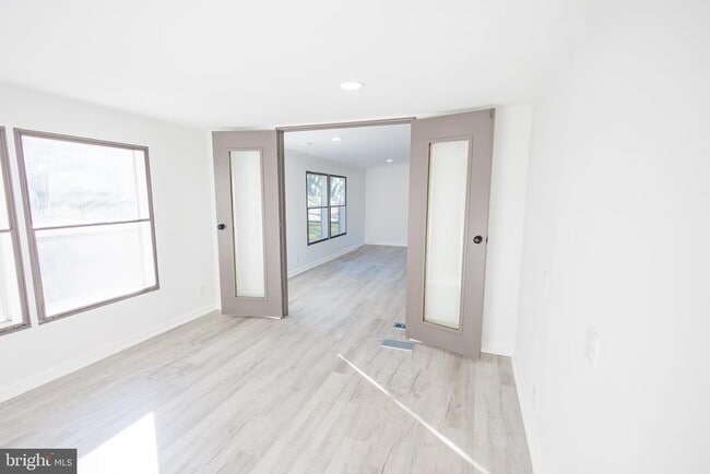 Building Photo - 85 Hickory Ave