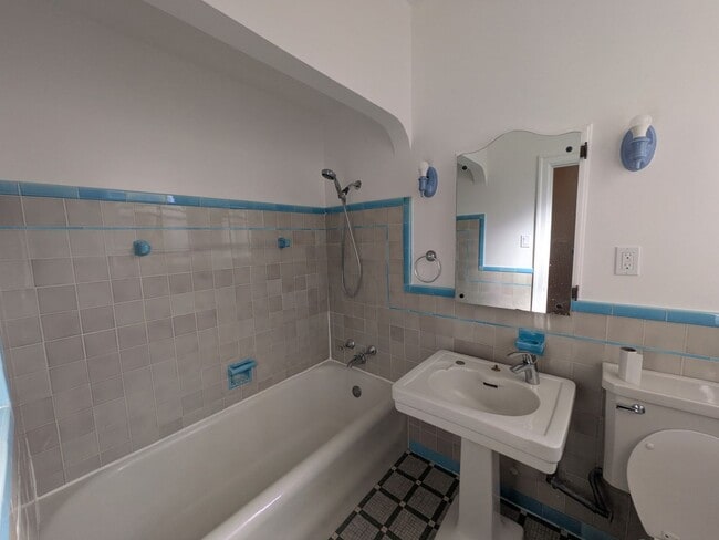 Building Photo - 126_2ndAve