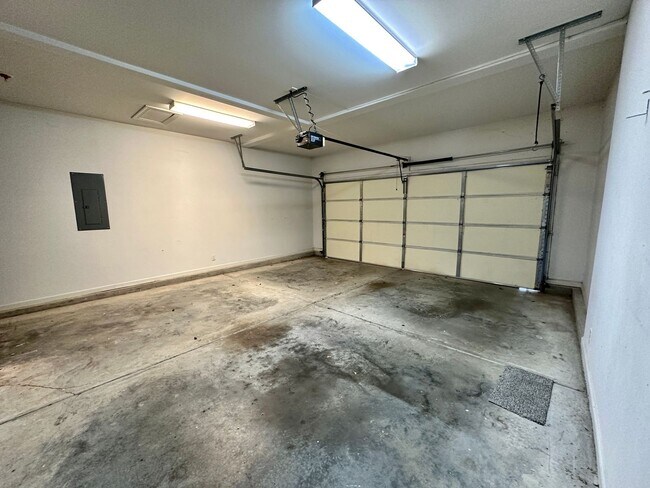 Building Photo - 1815 Charleston Cir