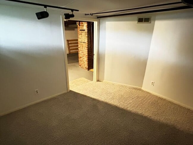 Building Photo - Updated 2-3 bed HOUSE in Fort Thomas