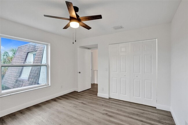 Building Photo - 7947 Tam Oshanter Blvd