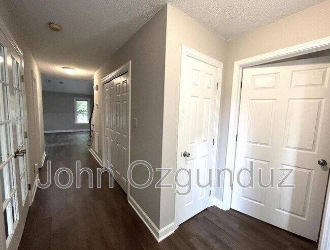 Building Photo - 5108 Sinclair Dr