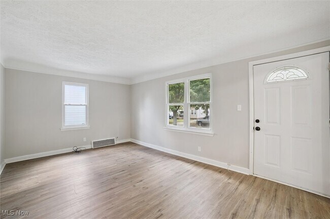 Building Photo - 15705 Fernway Dr