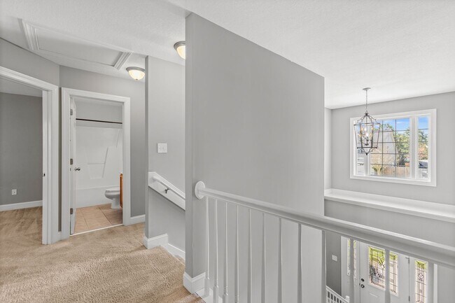 Building Photo - 907 Stagecoach Dr