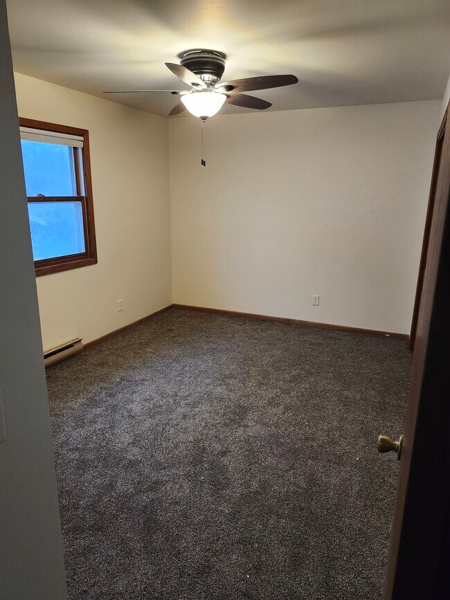 Building Photo - 1014 Sawyer Dr