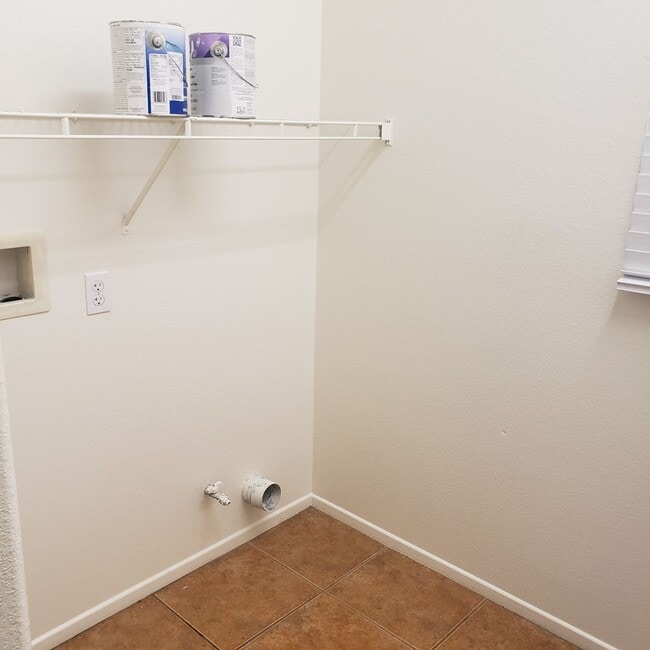 Building Photo - Nice 3 Bedroom/ 3 Bathroom Home in Moreno Valley!!!