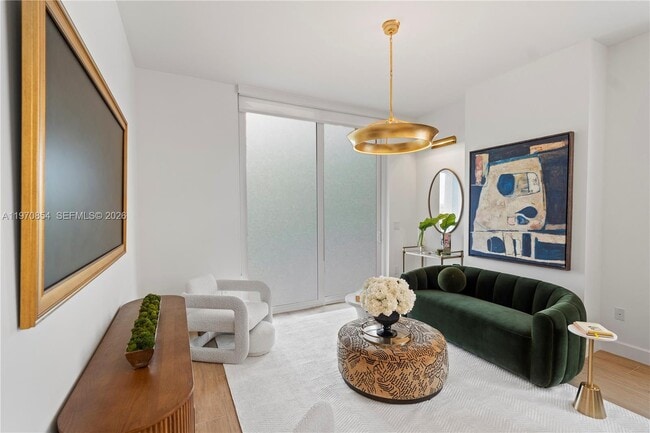 Building Photo - 626 Coral Wy