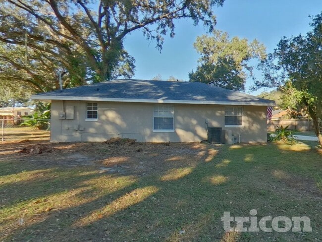 Building Photo - 4921 Simmons Rd